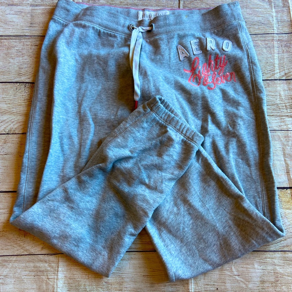 Grey juniors Aeropostale joggers.